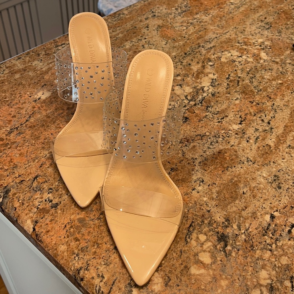 Nude -Clear sandal
